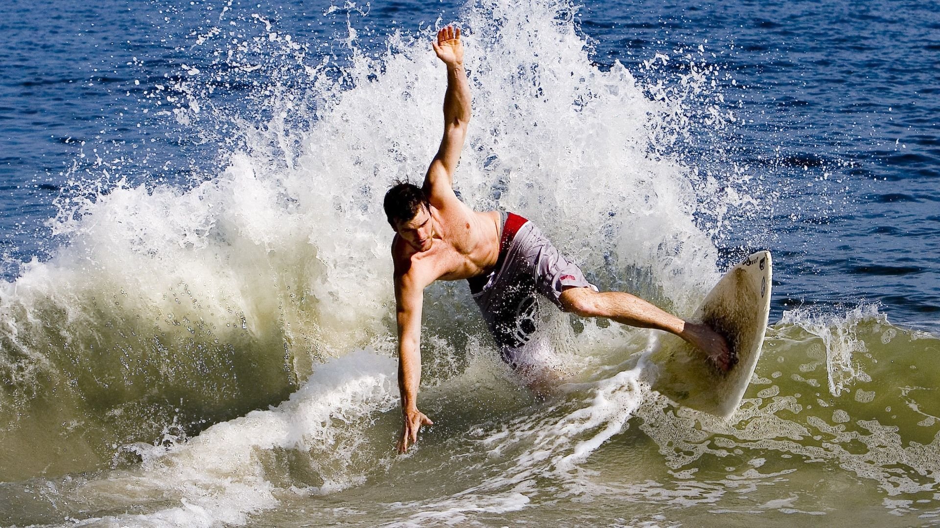 当亚特兰大的蓝色潮水，遇见马里沙漠里唯一的绿洲—伊布