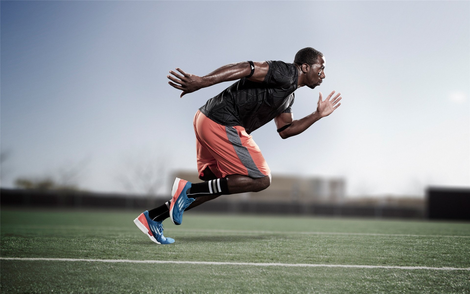 从拉什福德爆发到巴黎末节制胜，体育叙事中的唯一性瞬间