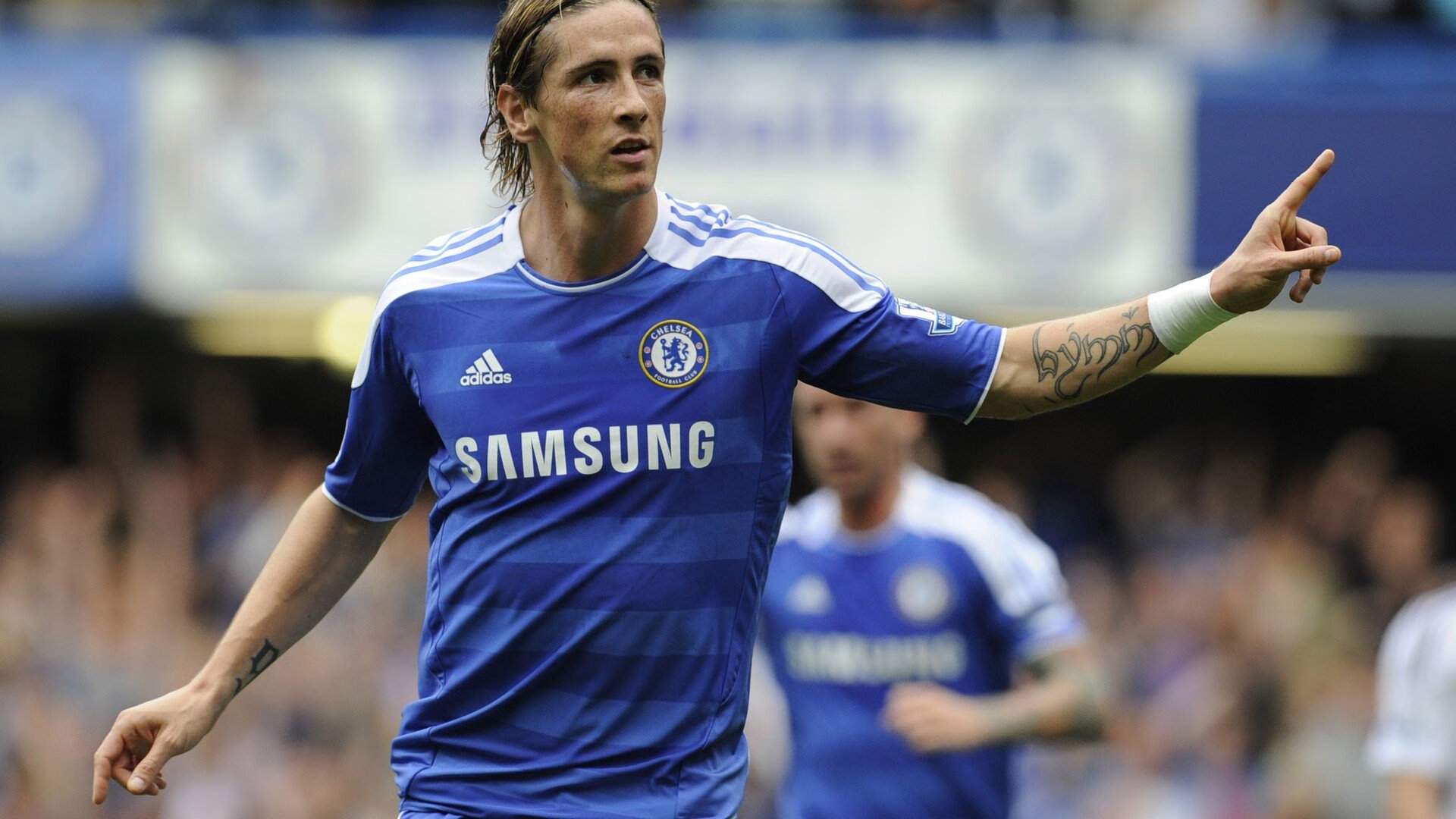 赛道烽烟，红牛轻取迈凯伦，周冠宇状态火热引爆期待